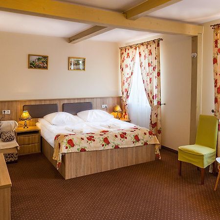 Sloneczny Port Bed & Breakfast Mikołajki Exterior foto