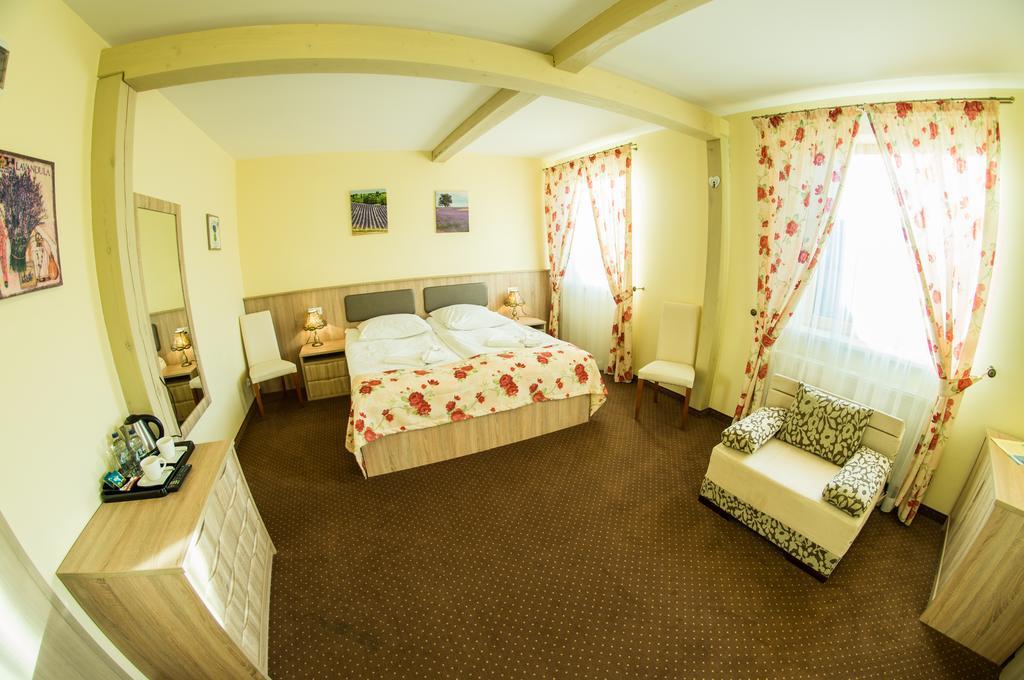 Sloneczny Port Bed & Breakfast Mikołajki Exterior foto