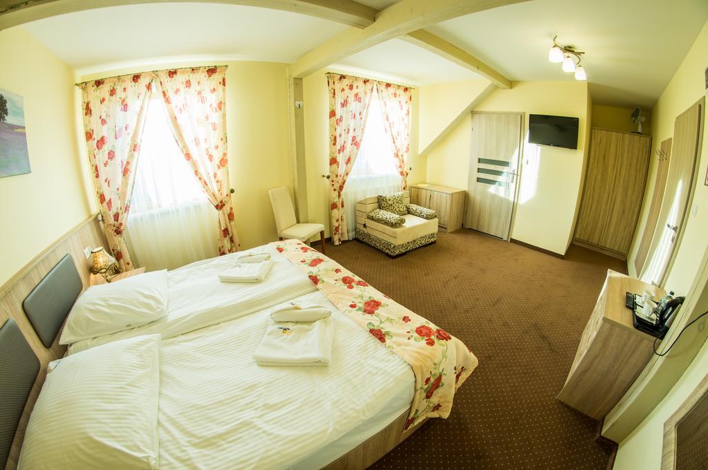 Sloneczny Port Bed & Breakfast Mikołajki Exterior foto
