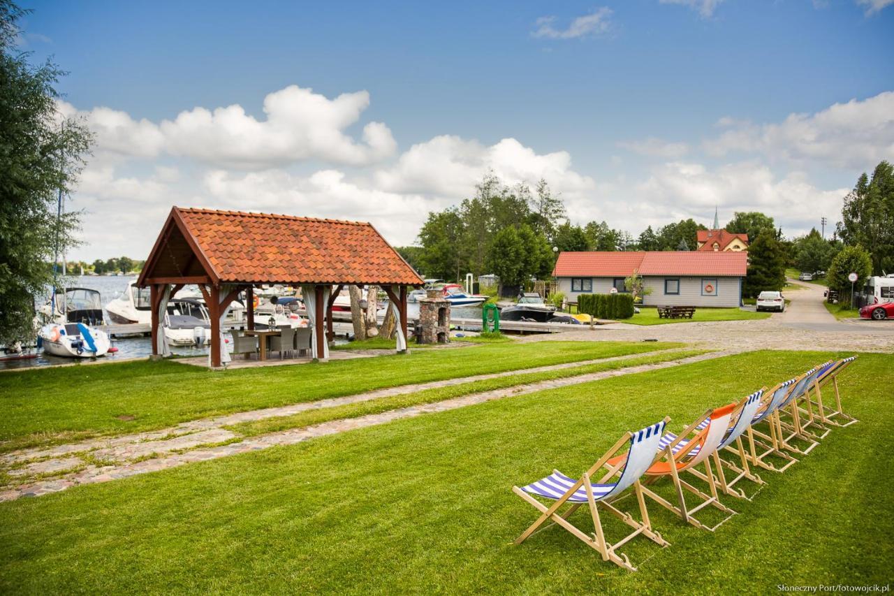 Sloneczny Port Bed & Breakfast Mikołajki Exterior foto